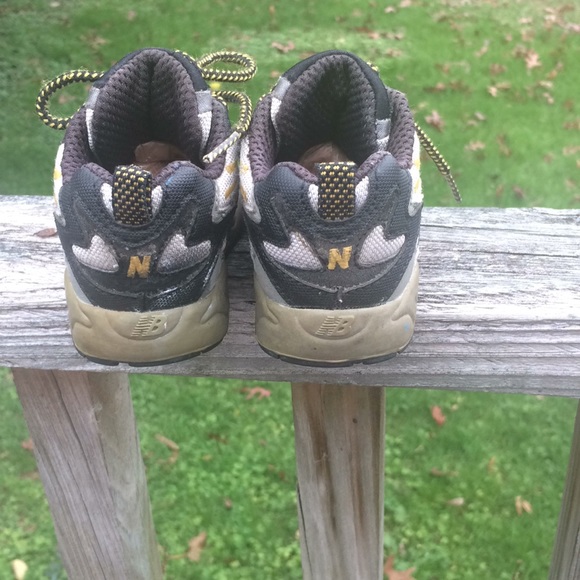 New Balance size 5 boys sneakers great condition - Picture 5 of 6